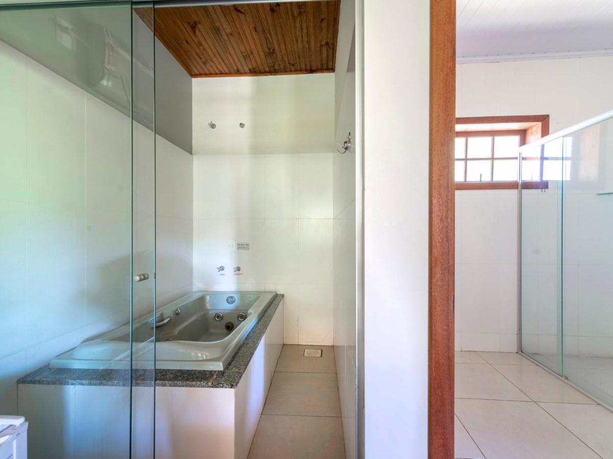 Quarto Duplo Deluxe com Banheira de Hidromassagem
