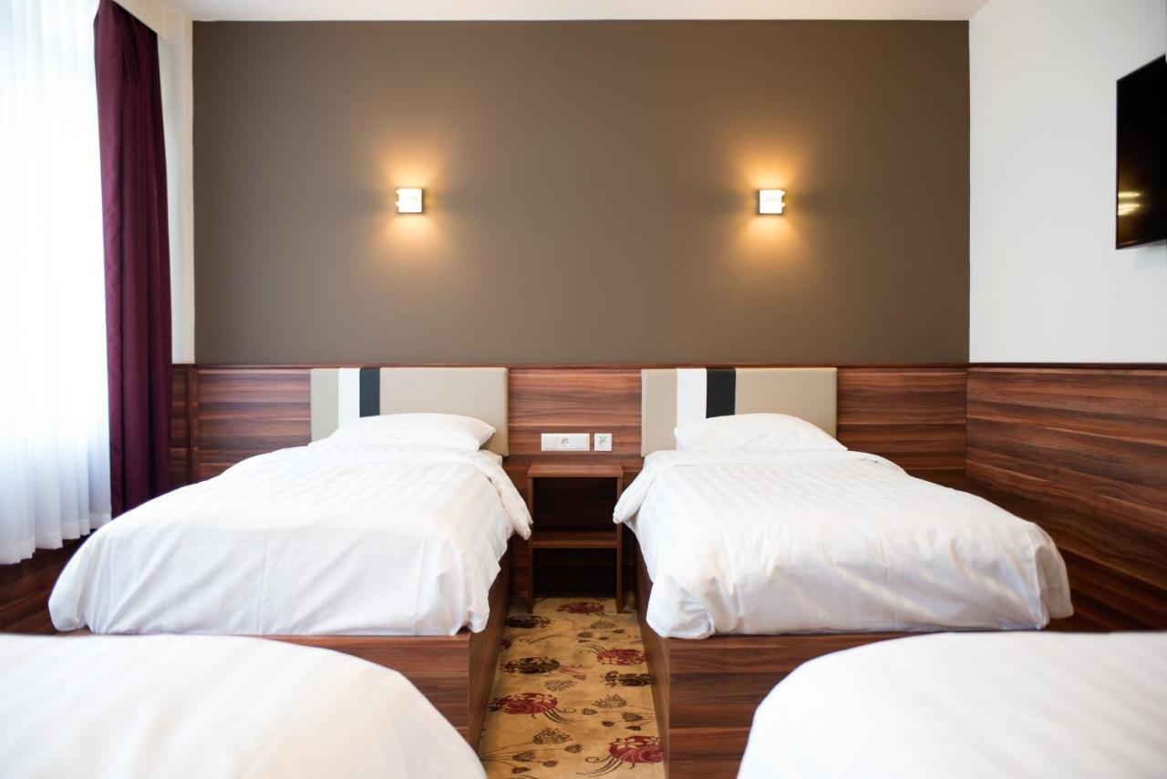 Vierbettzimmer mit eigenem Bad