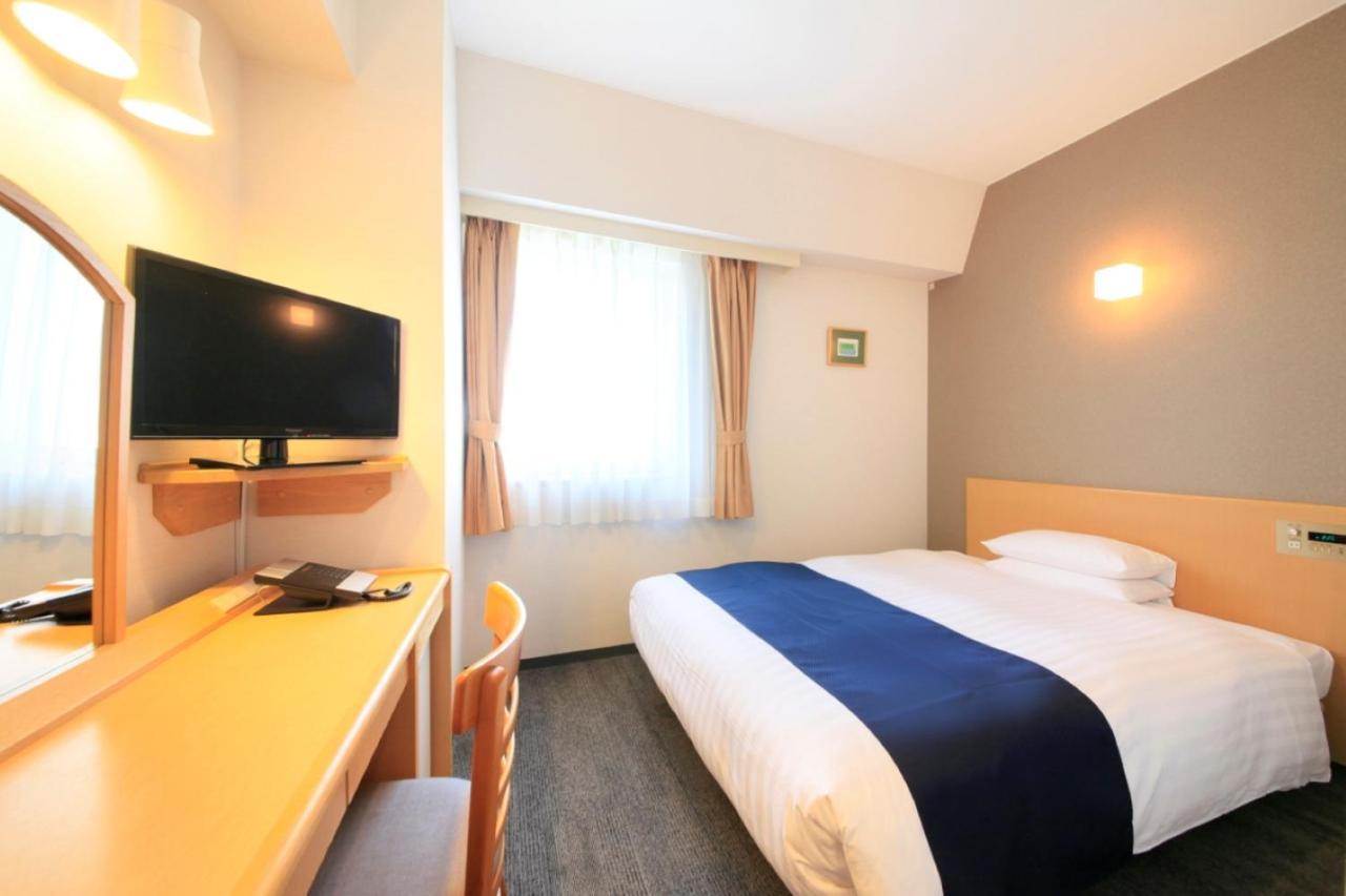Doppelzimmer mit mit kleinem Doppelbett - Nichtraucher
