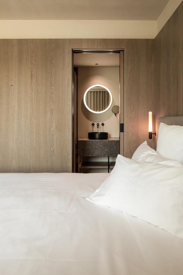 Double Room,1527852286:JPEG