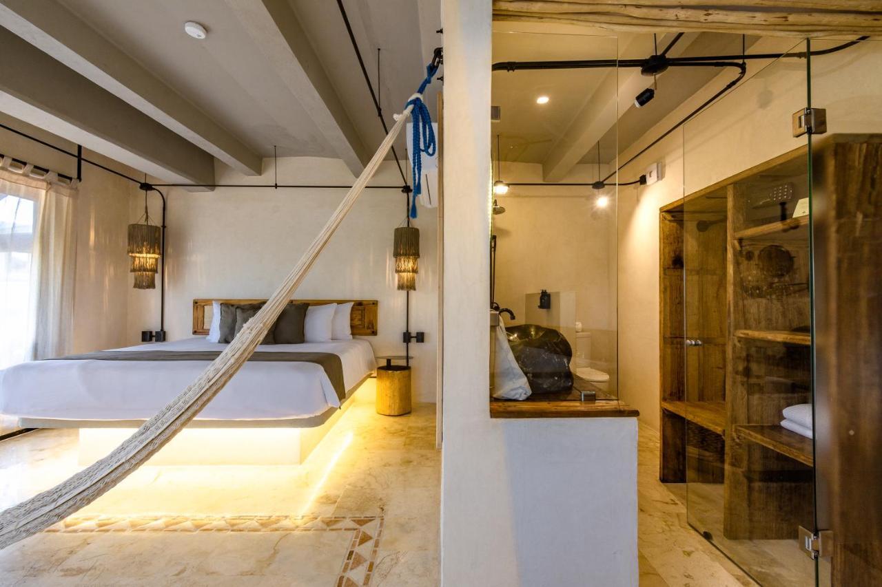 Master Suite Jacuzzi Balcony City Views