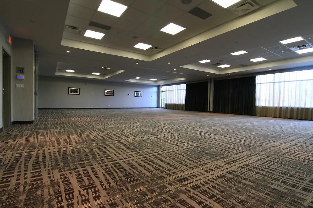 Hampton Inn & Suites Airdrie-1