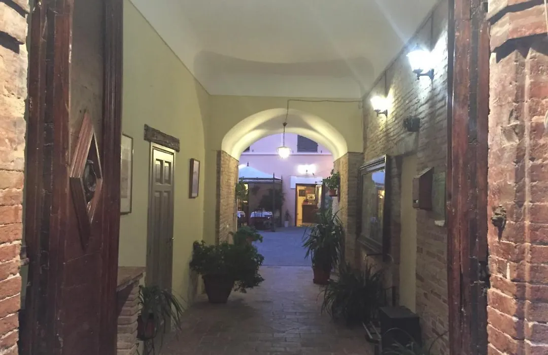 Hotel Fioriti-1