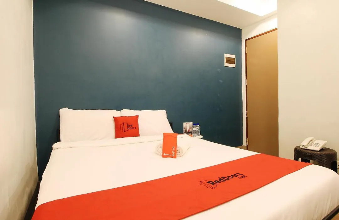 Reddoorz Plus @ San Marcelino Malate-1