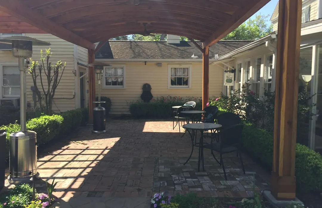 Hodge Podge Lodge-1