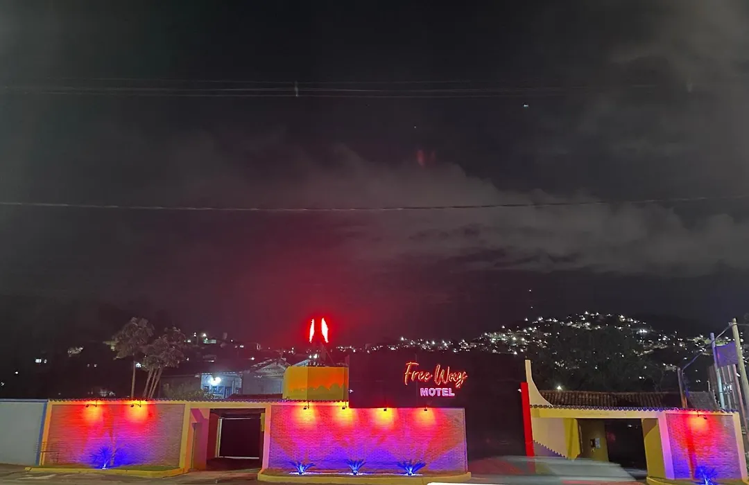 Free Way Motel-1