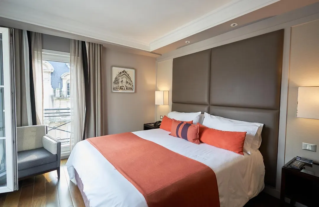 Carles Hotel-1