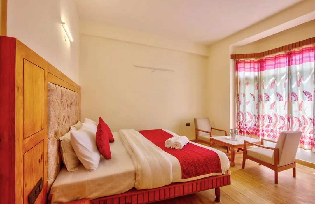 Hotel Royal The Mall Manali-1