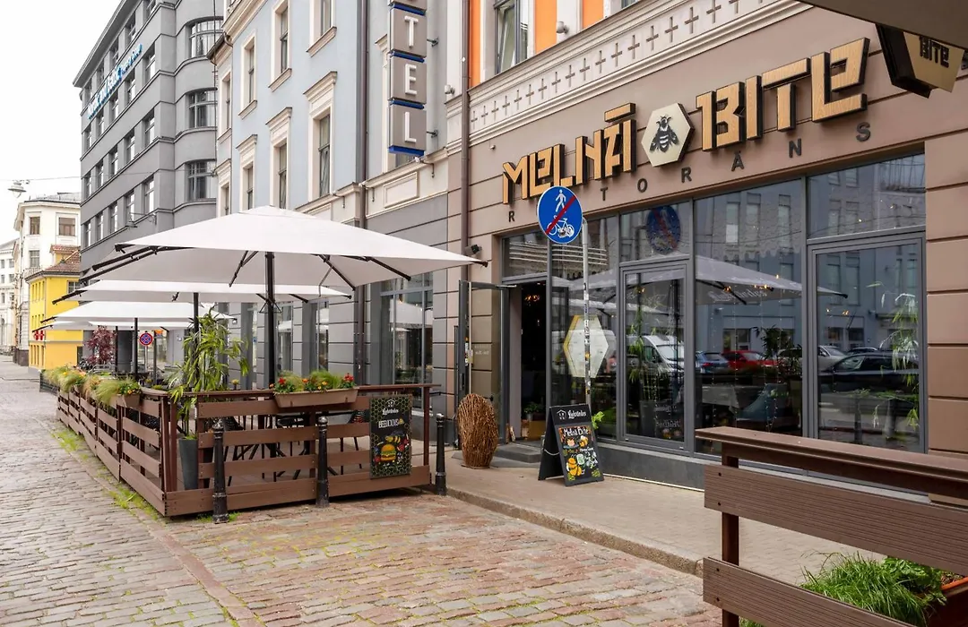 Wellton Centrum Hotel & Spa-1