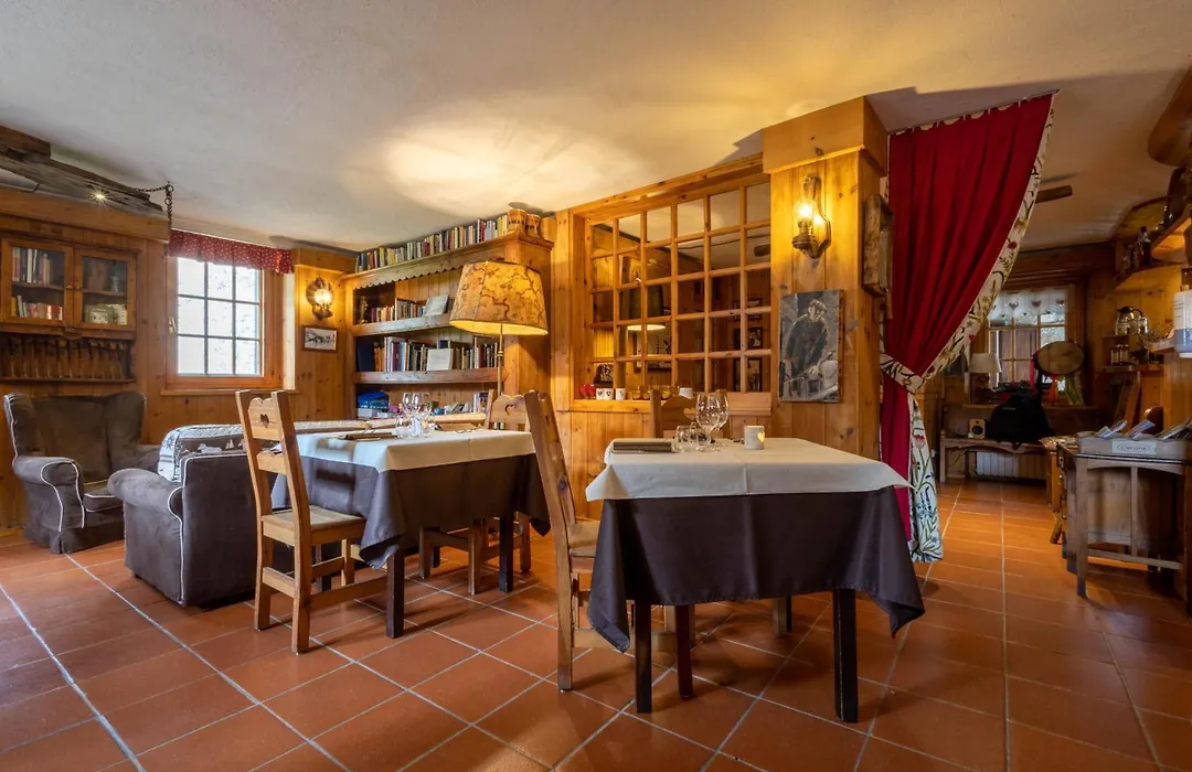 Hotel Petit Dahu - Chambres Et Restaurant-1