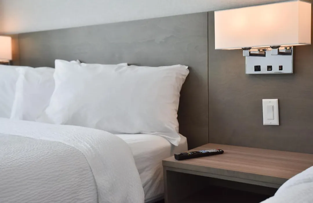 Repotel Levis-1