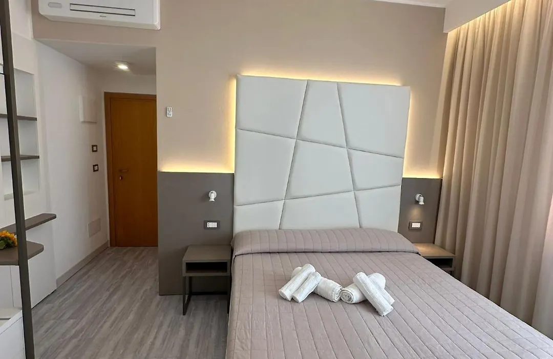 Hotel Cannes-1