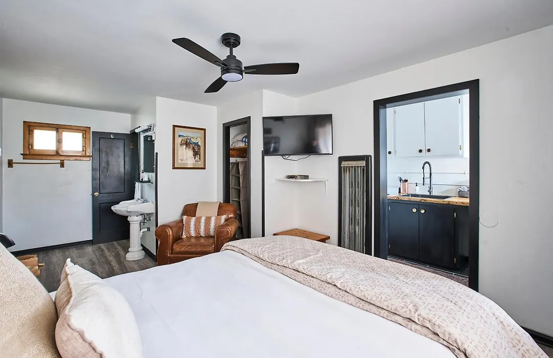 Misty Mountain Lodge-1