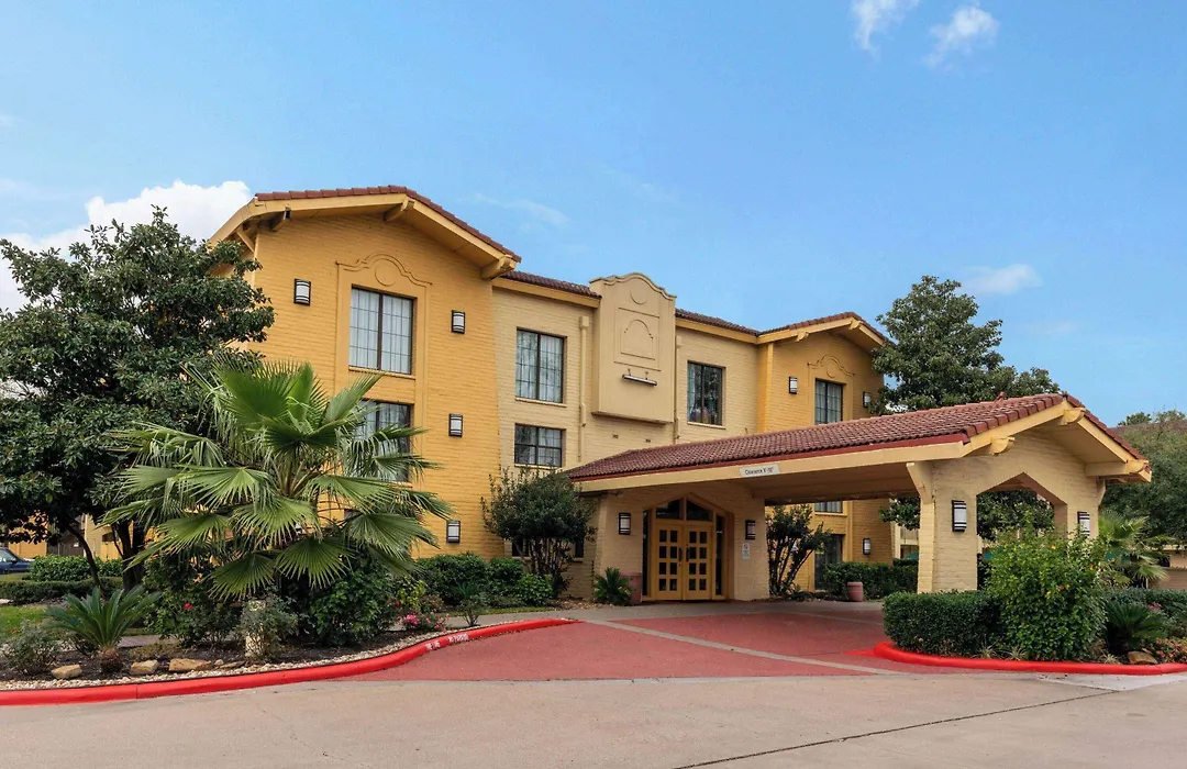 Super 8 By Wyndham The Woodlands North-1