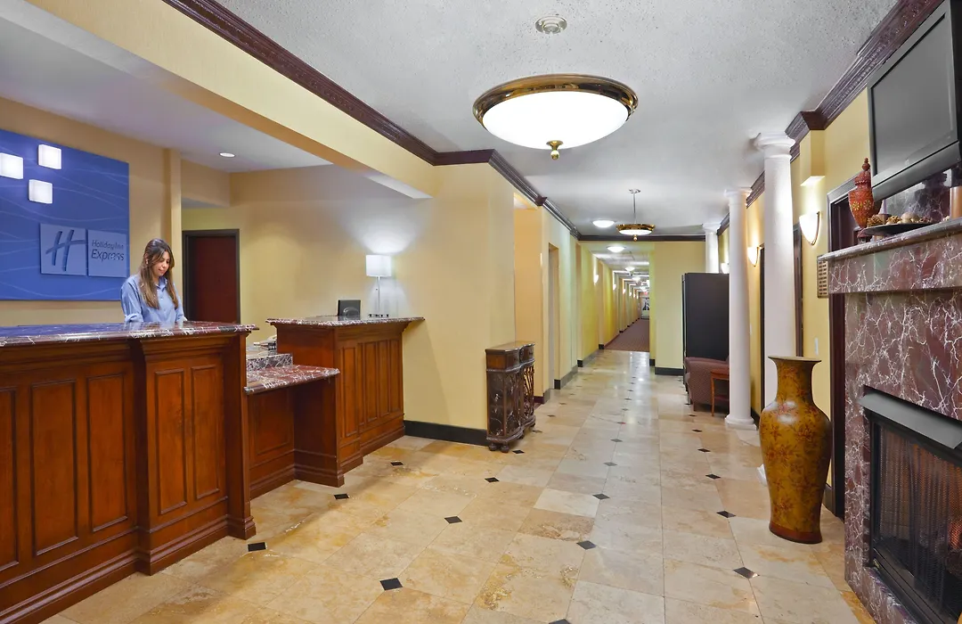 Holiday Inn Express & Suites Detroit - Farmington Hills By Ihg-1