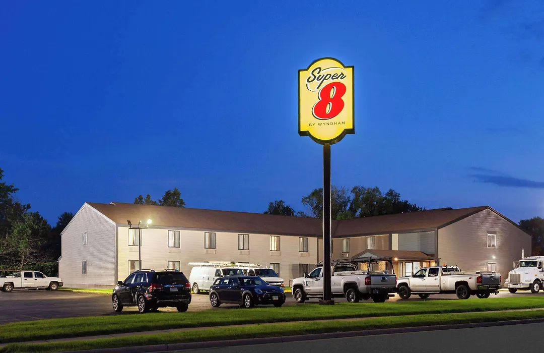 Super 8 By Wyndham Sun Prairie/Madison E-1