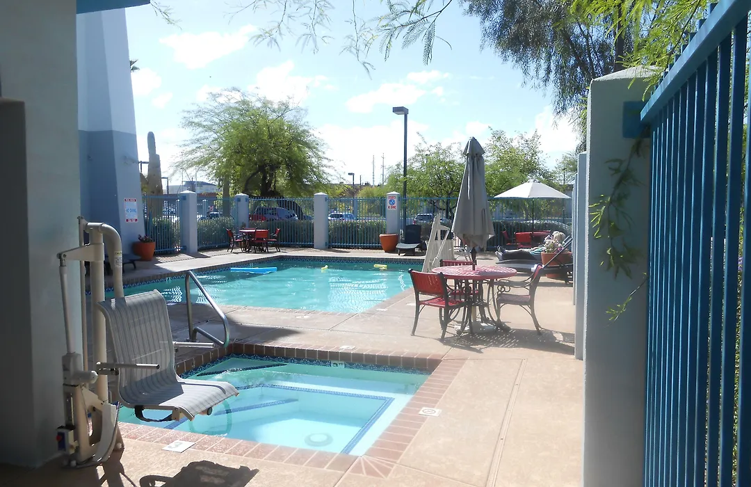 Comfort Inn & Suites Tempe Phoenix Sky Harbor Airport-1