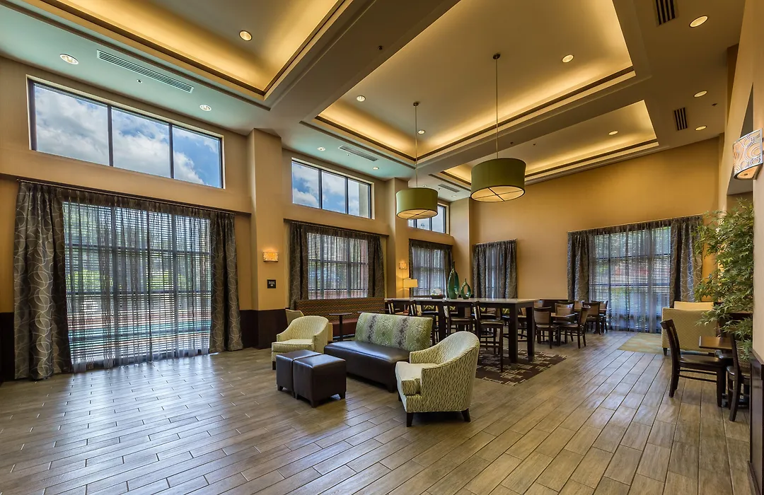 Hampton Inn & Suites Burlington-1