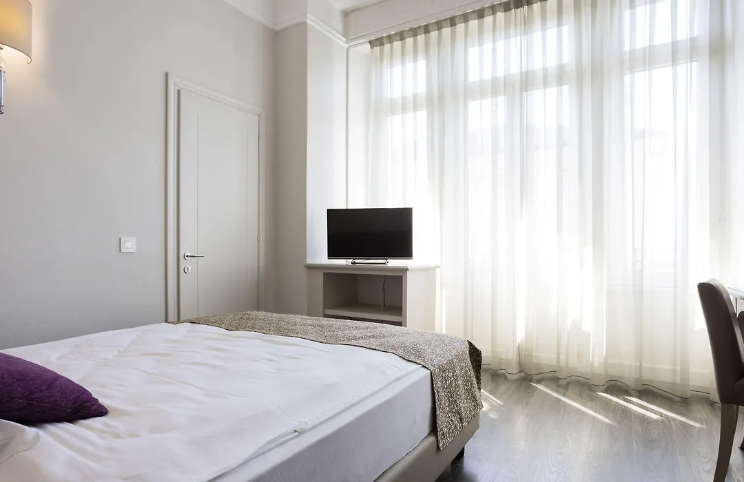 Hotel Alexandra-1