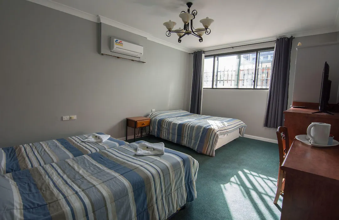Harp Hotel-1