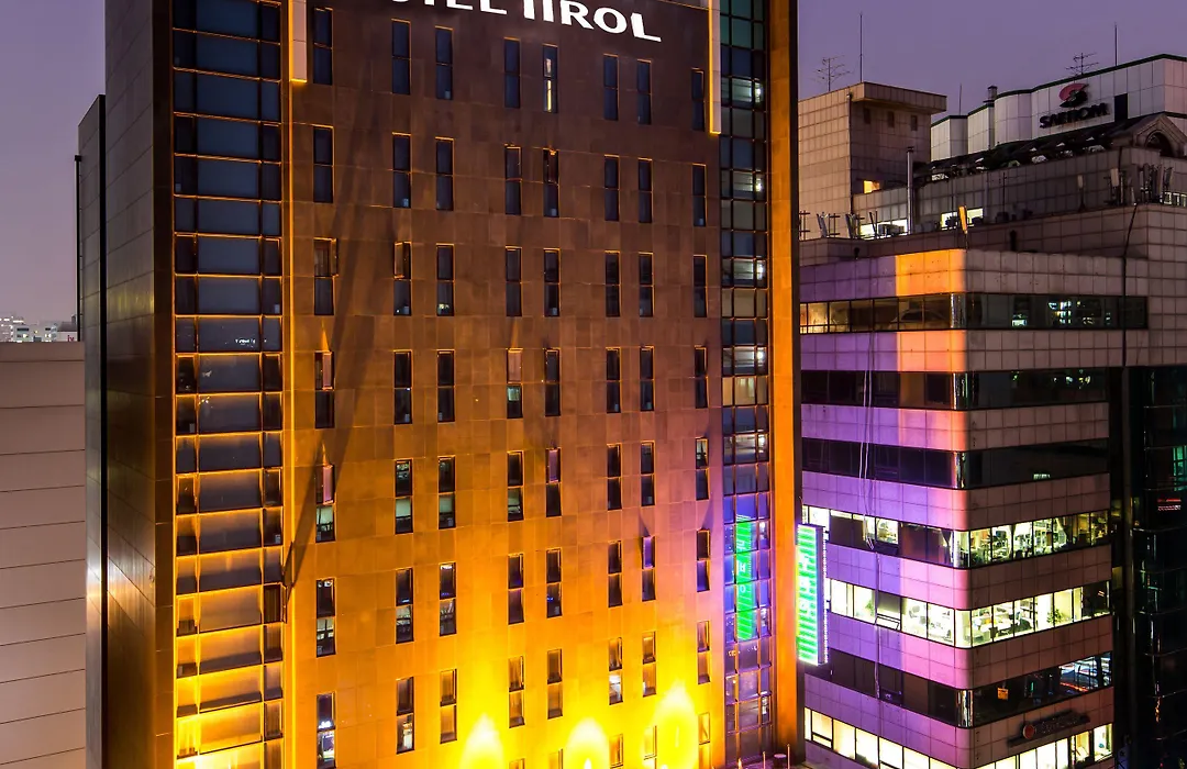 Hotel Tirol-1