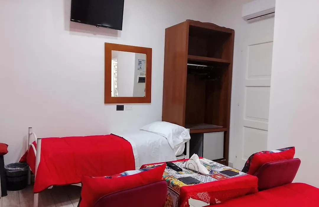 Domus Michaeli B&B Pompei perfetto per famiglie e gruppi Camere confortevoli vicino agli Scavi e al centro-1