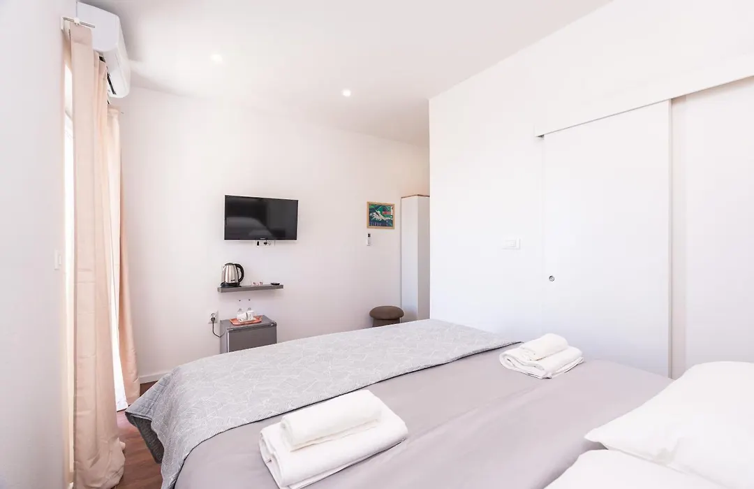 Guest House Nikolina-1