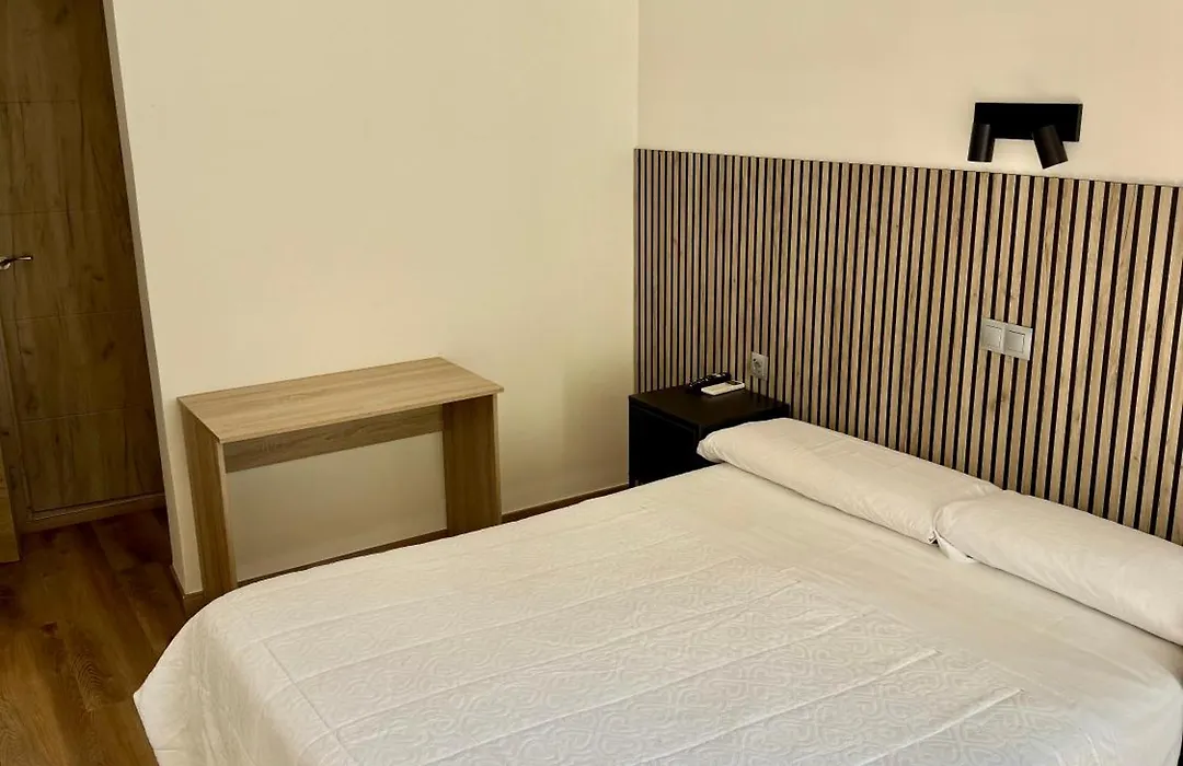Hostal Residencia Fernandez-1