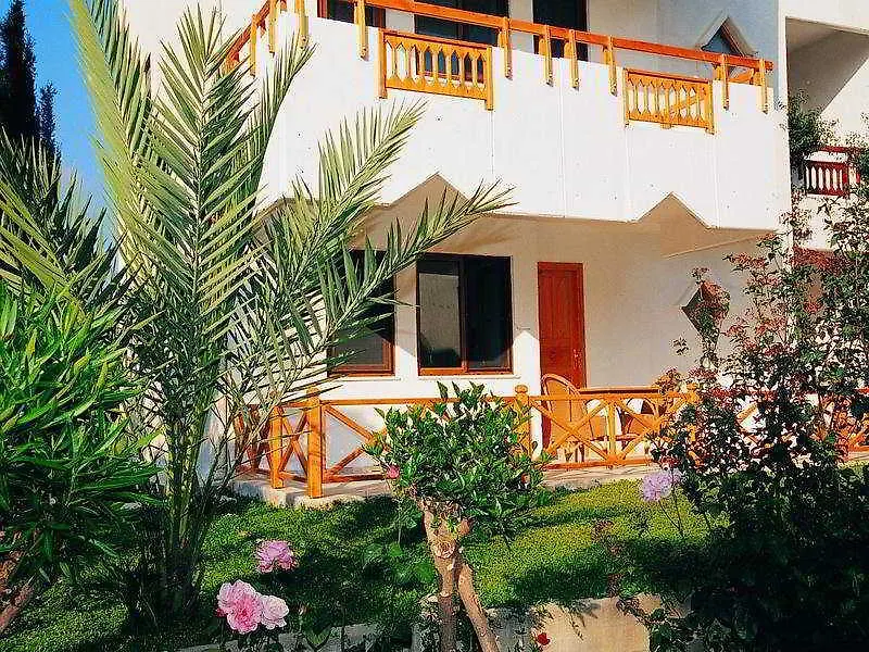 Antik Garden And Hotel Antik-1