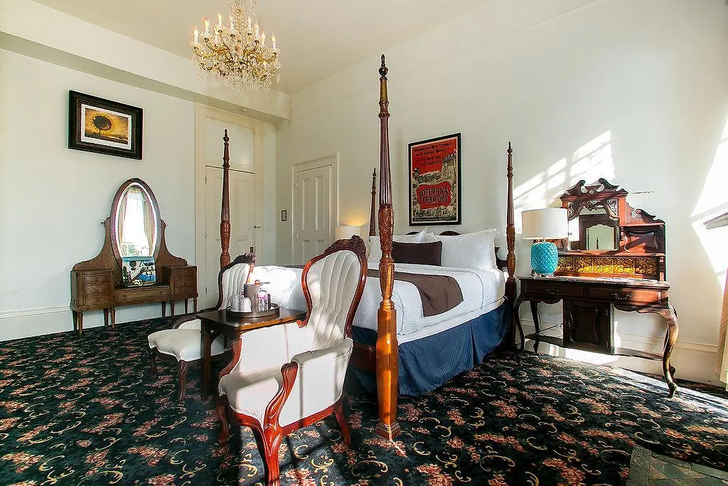 Lafitte Hotel & Bar-1