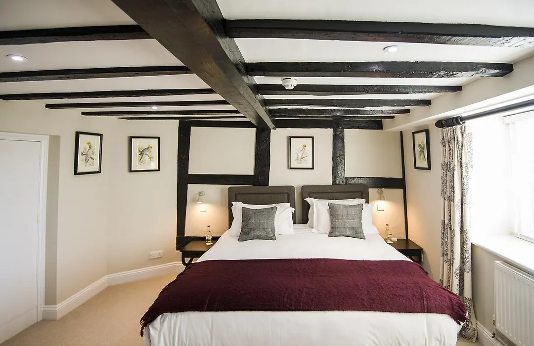 Cowdray Lodge B&B Rooms-1