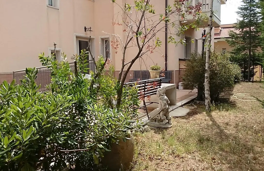 Hotel Holiday House-1
