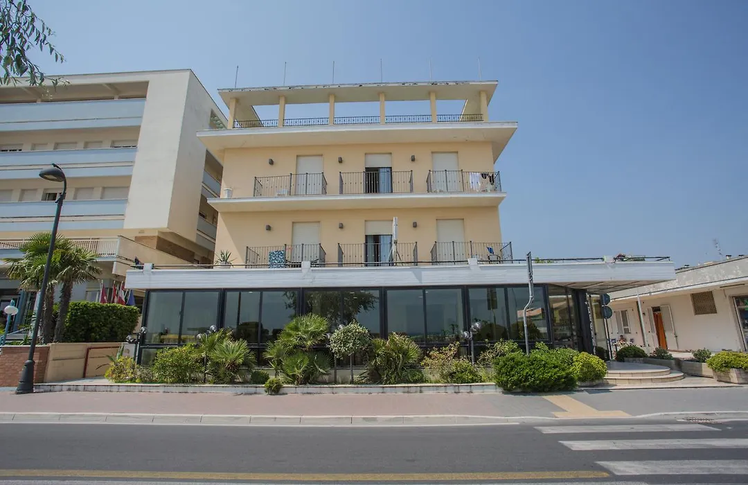 Hotel Deanna-1