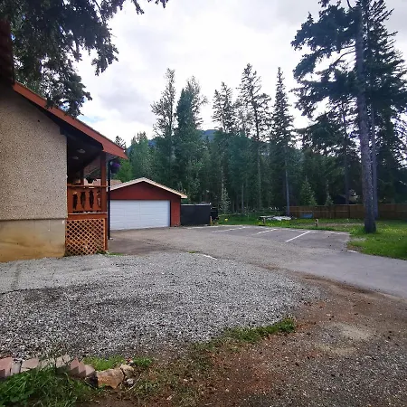 Riverfront Estate Bed&Breakfast Banff-3