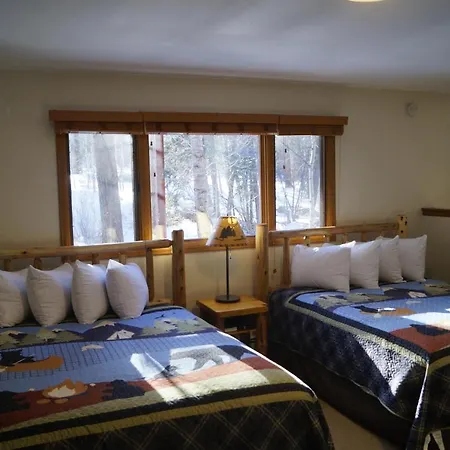 Swiftcurrent Lodge-2