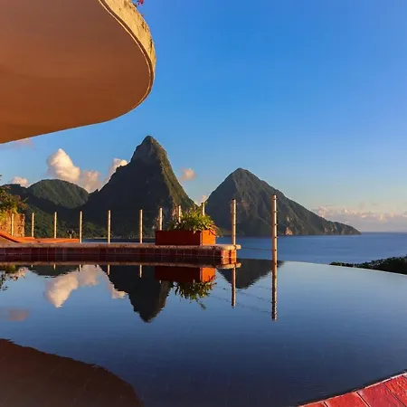 Jade Mountain-2