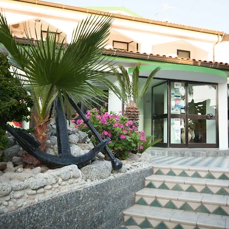 Hotel MARINELLA - Private Free Parking - Grotticelle Beach 200 m-3