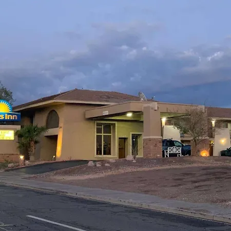 Days Inn By Wyndham Lake Havasu-3