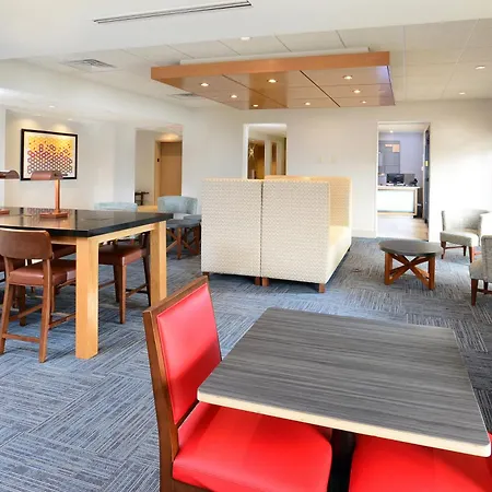 Holiday Inn Express & Suites Raleigh Durham Airport At Rtp By Ihg-3