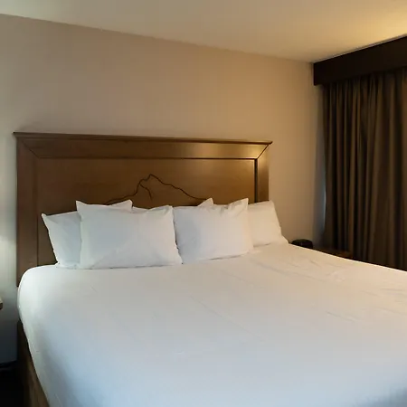 The Rundlestone Lodge-2