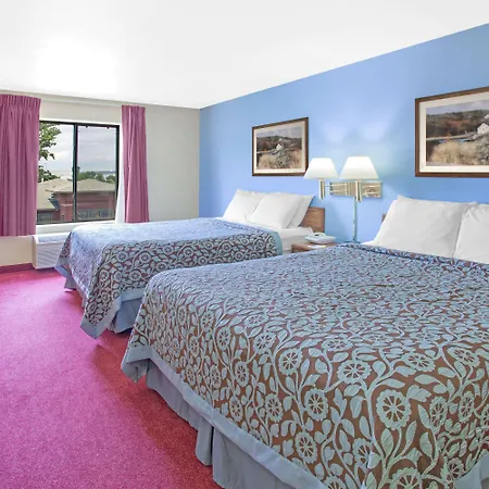 Days Inn By Wyndham Madison Ne/Windsor-3