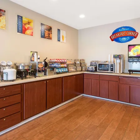 Baymont By Wyndham Mattoon-3