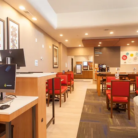 Holiday Inn Express & Suites-3