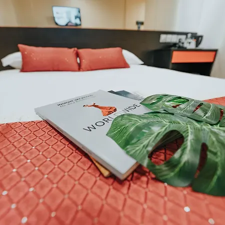 Hotel 81 Heritage-2