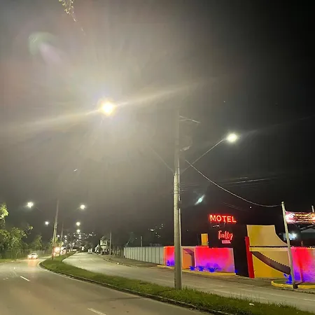 Free Way Motel-2