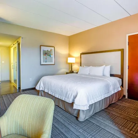 Hampton Inn Boston-Norwood-2