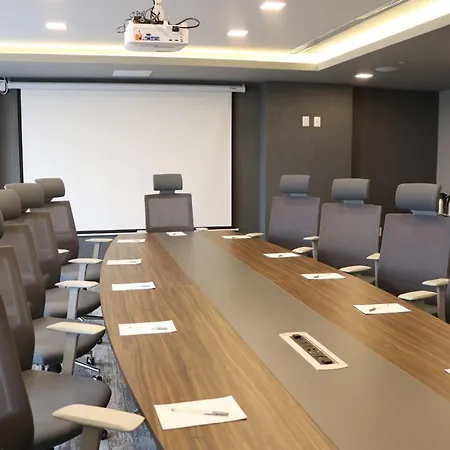 Hampton Inn & Suites By Hilton Puebla-3