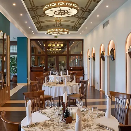 Yantra Grand Hotel-3
