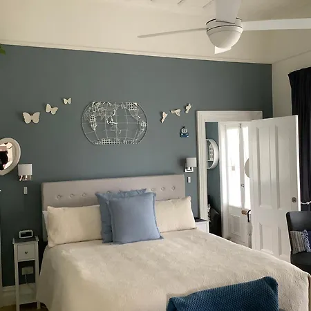 Chelsea House Bed & Breakfast-3