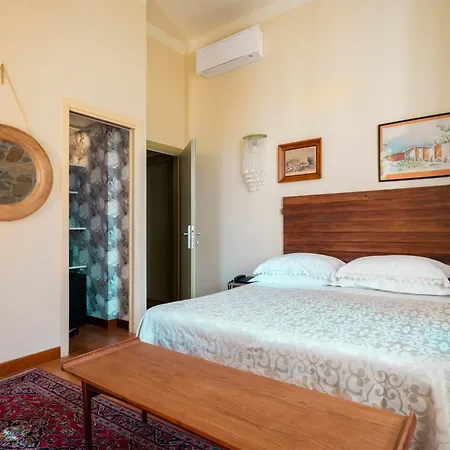 Palm Gallery Hotel-2